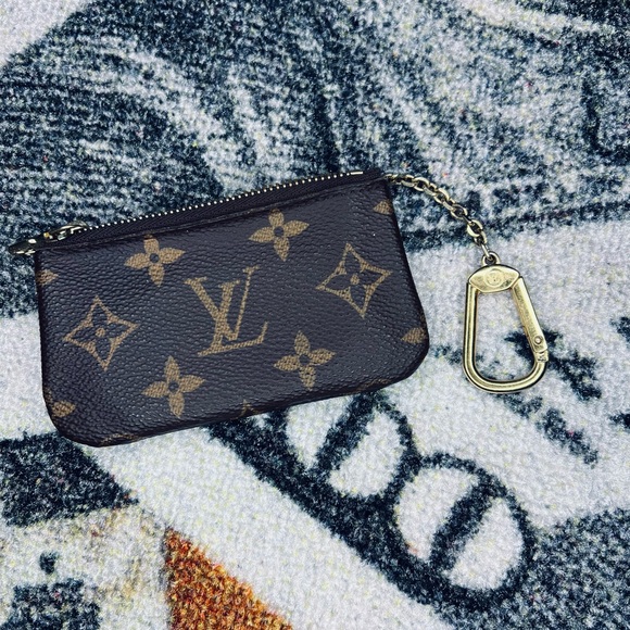 Louis Vuitton Key Pouch - Picture 3 of 5